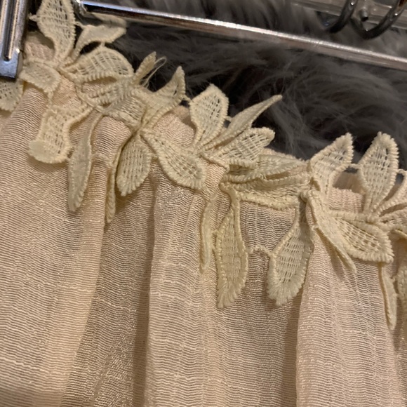 Ivory blouse - Picture 4 of 5